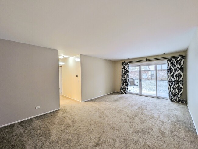 Foto del edificio - 223 Coventry Cir