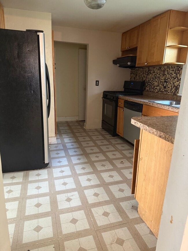 Building Photo - Unique Home in Downtown Middleton