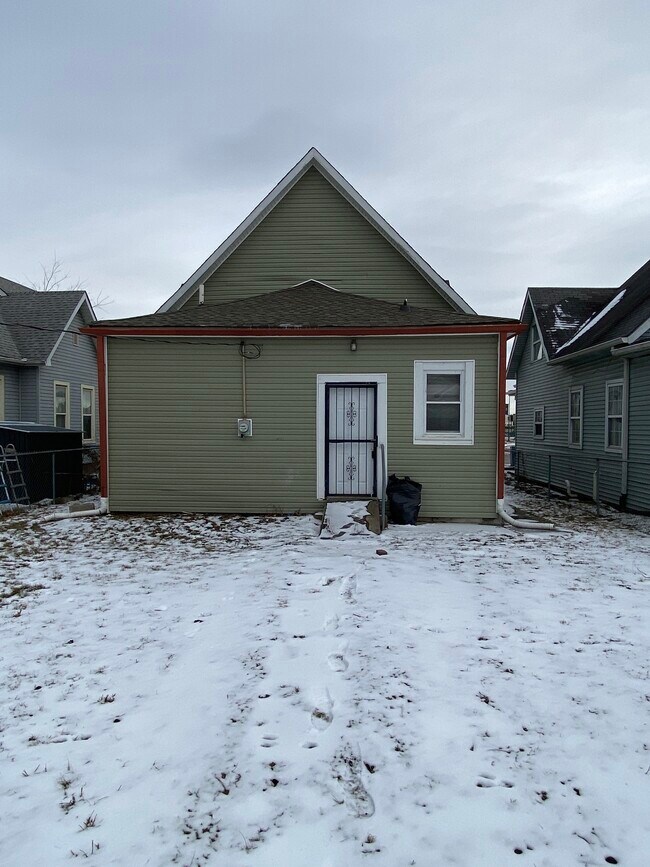 Building Photo - 2702 N Capitol Ave