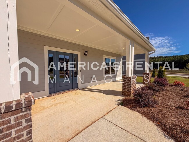 Foto del edificio - Beautiful 4 Bed / 2.5 Bath New Constructio...