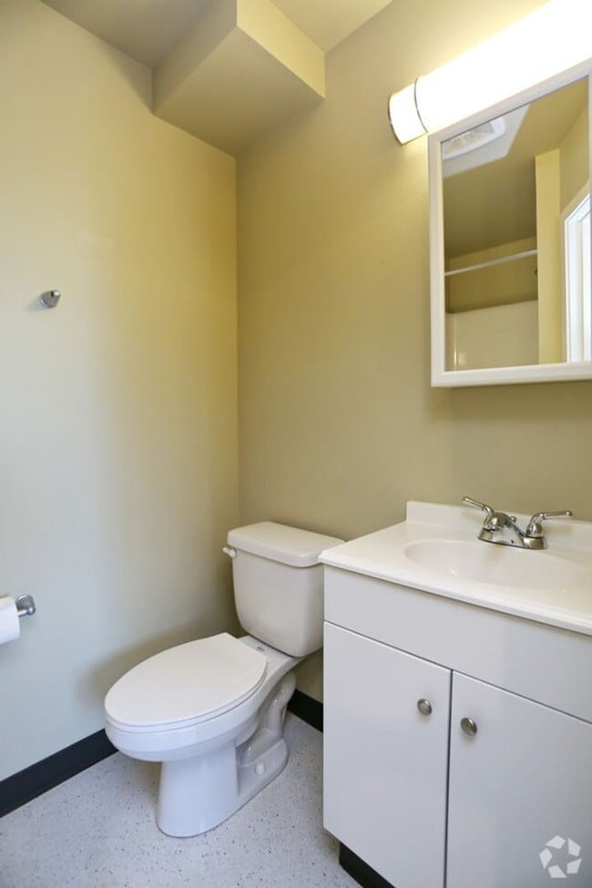 Interior Photo - Aubrey Studios - Under New Management