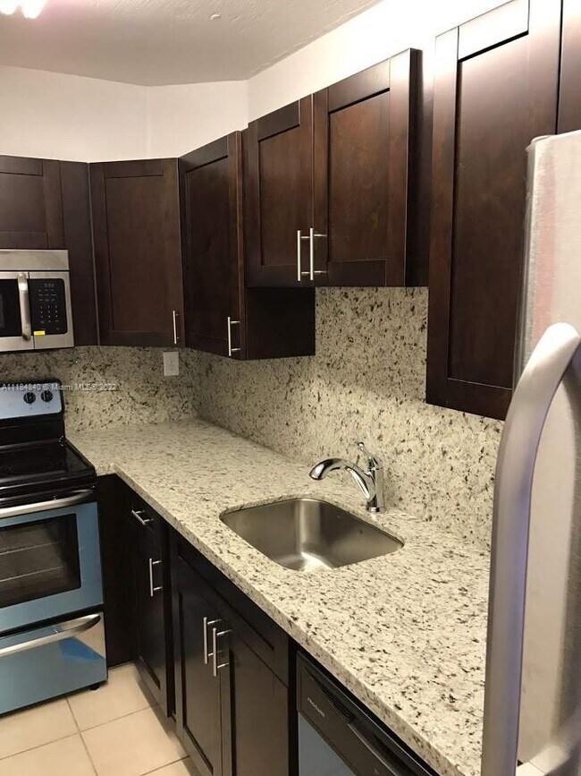 Foto del edificio - 9120 Fontainebleau Blvd