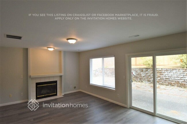 Building Photo - 3700 Arbor Dr SE