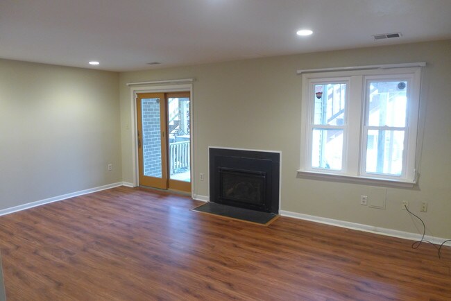 Building Photo - 6926 Ten Timbers Ln