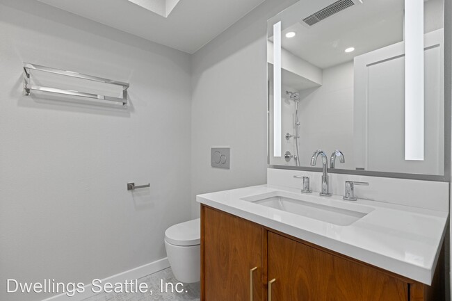 Building Photo - 2 br, 2 bath House - 4444 44th Ave SW, #105