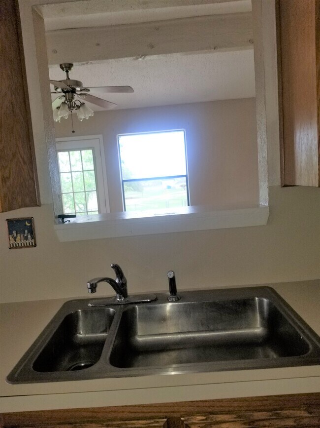 Building Photo - 1506 Fairbanks St