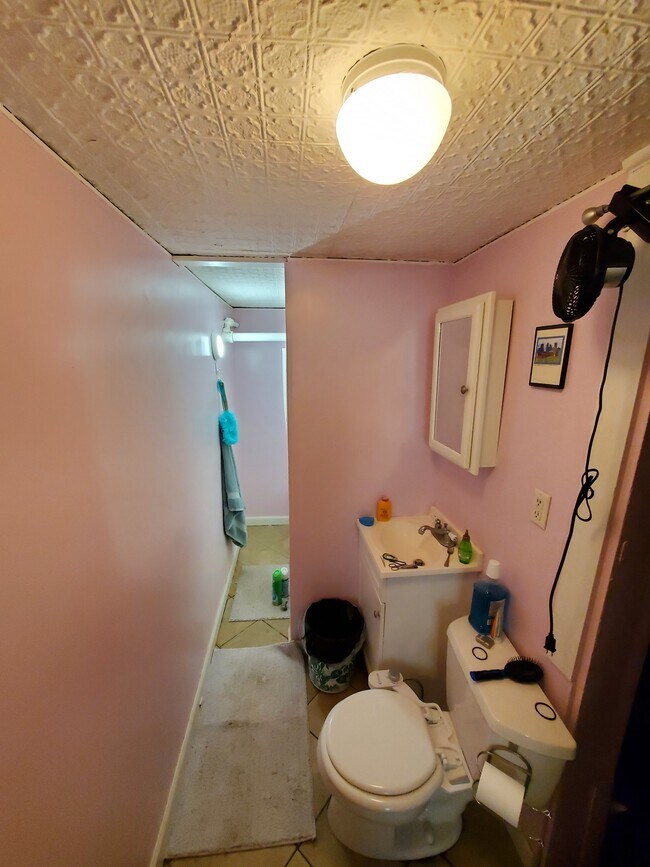 Foto del edificio - 305 Rindge Ave