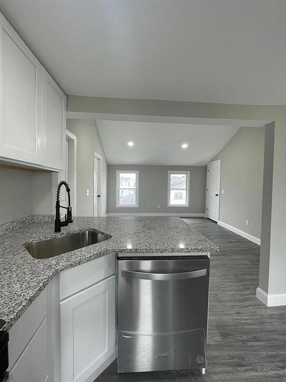 Building Photo - 154 Earle St