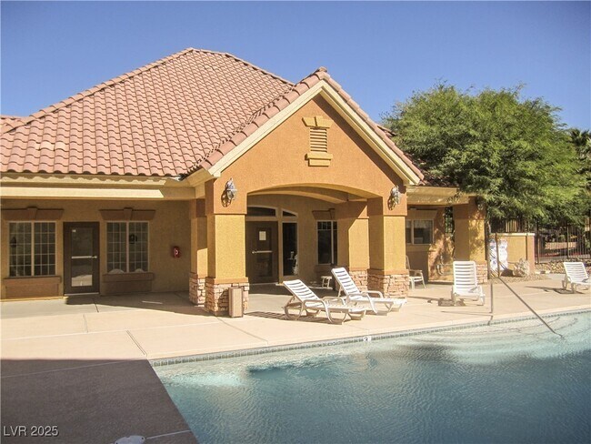 Foto del edificio - 2755 Fountain Ridge Ln
