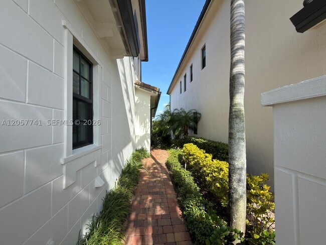 Foto del edificio - 455 SW 113th Ln