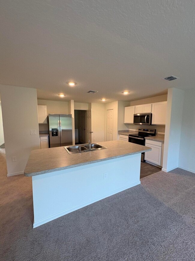 Building Photo - 295 Crescent SE St