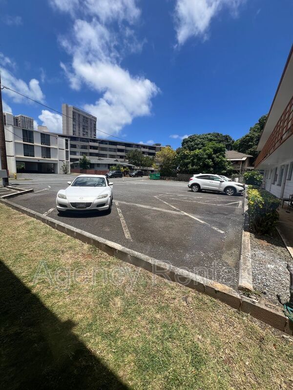 Foto del edificio - 2729 Ka'aha St.