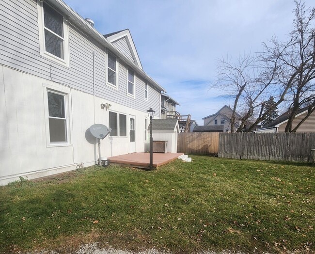 Building Photo - 525-45th Street