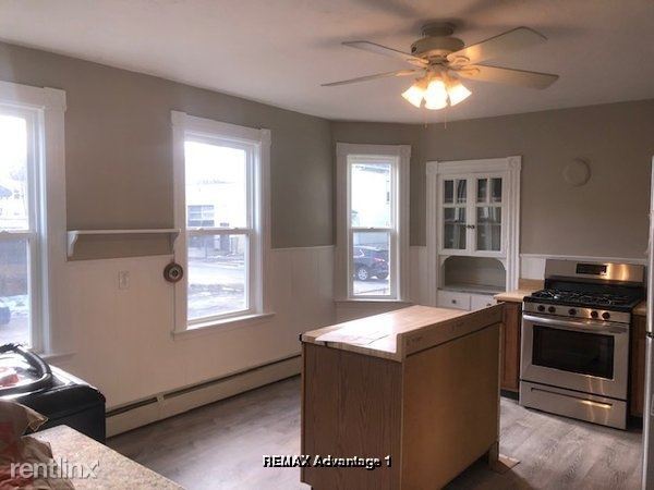Primary Photo - 3 br, 1 bath Apartment - 15 Lyon St