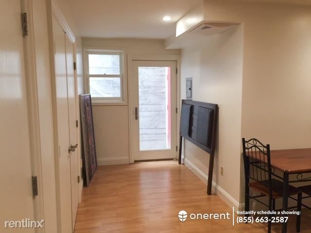 Building Photo - 1 br, 1 bath Duplex - 214 Banks Street -