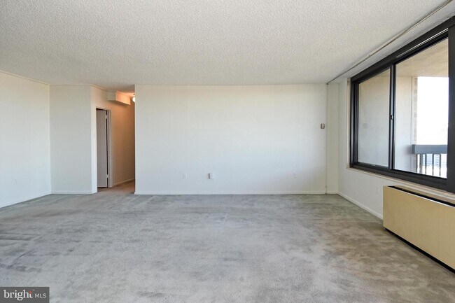 Building Photo - 3701 S George Mason Dr