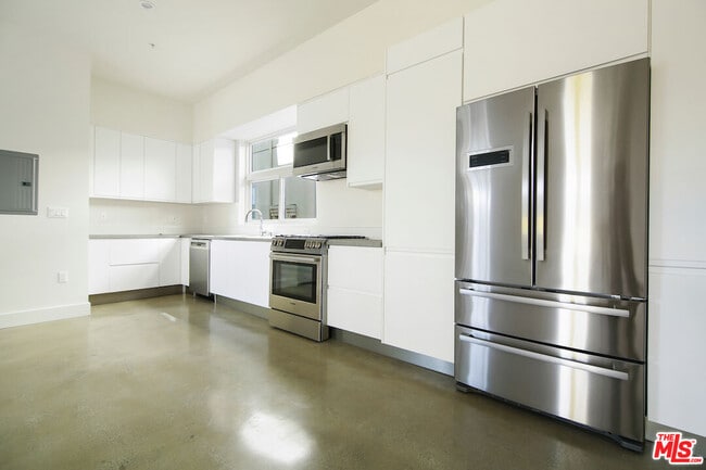 Building Photo - 2496 S Centinela Ave