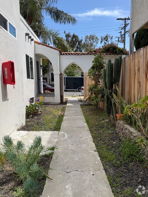 Building Photo - 455 W Cowles St