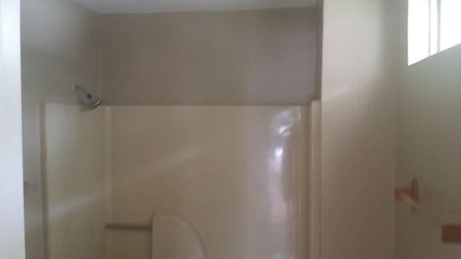 Foto del edificio - Yorktown Home. Available now.