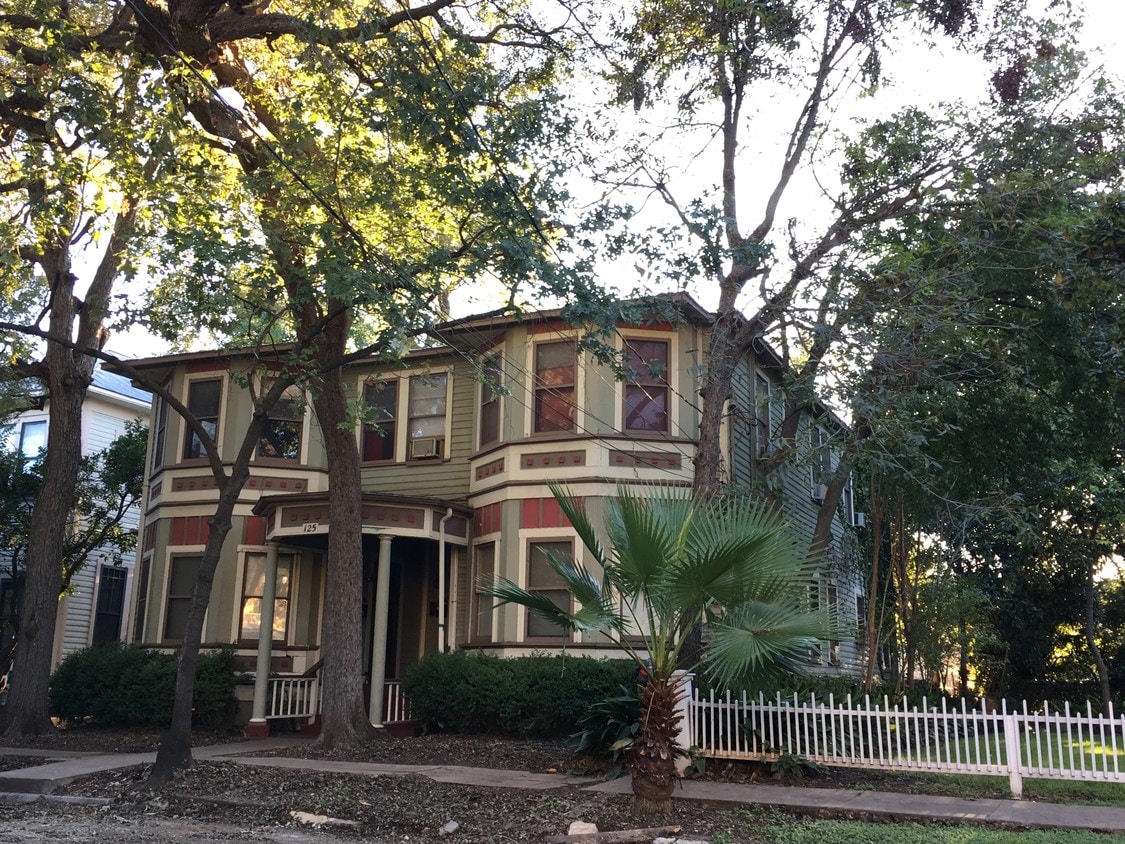 125 Adams St, San Antonio, TX 78210 125 Adams St San Antonio, TX