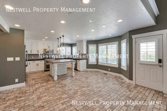 Building Photo - 713 Cumberland Ct