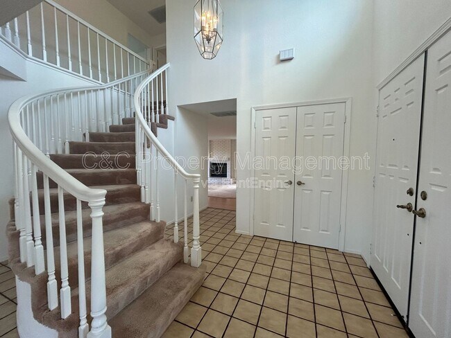 Foto del edificio - 284 Preakness Ln