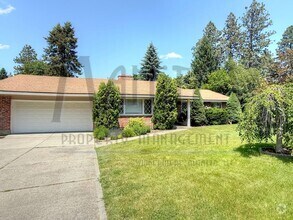 Building Photo - 2121 E 35th Ave
