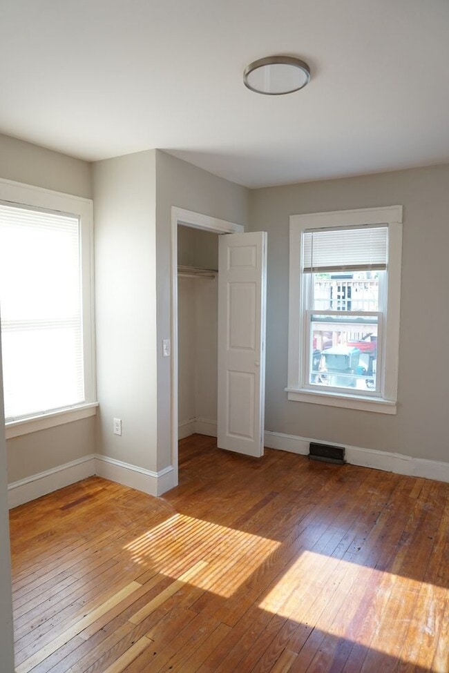 Building Photo - 172 Fruit Hill Ave
