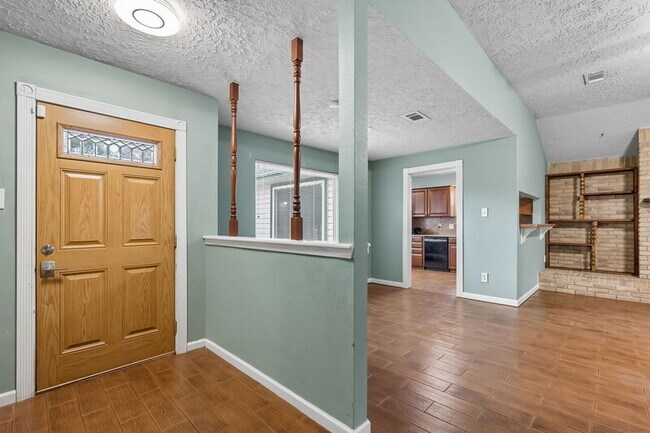 Photo - 9731 Shell Rock Rd House