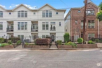 Building Photo - 3928 Blossom St