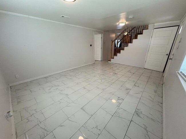 Foto del edificio - 227 Marveline Dr