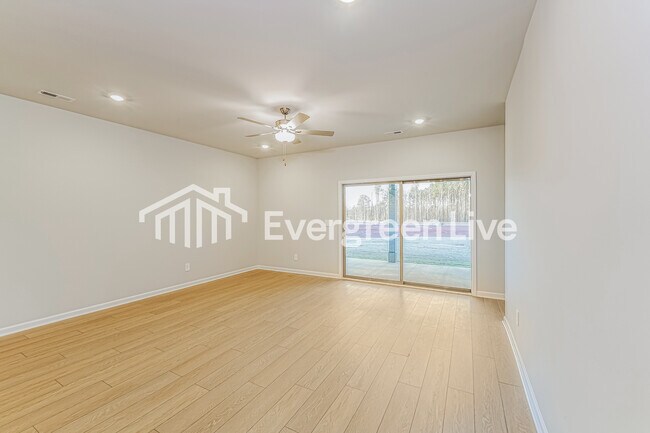 Foto del edificio - 150 Fenwick Pl