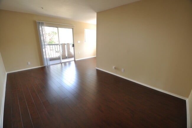 Building Photo - 5002 Tujunga Ave