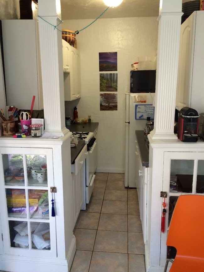 Building Photo - 137 Peterborough St