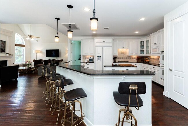 Building Photo - 3408 Travis Country Cir