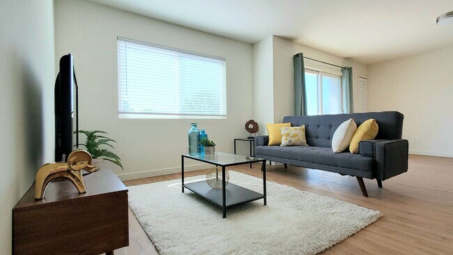 Foto del edificio - Redwood City: Unfurnished and Remodeled 2 Bed 2 Bath w/ Laundry In Unit, AC Mini-Split, & Parking...