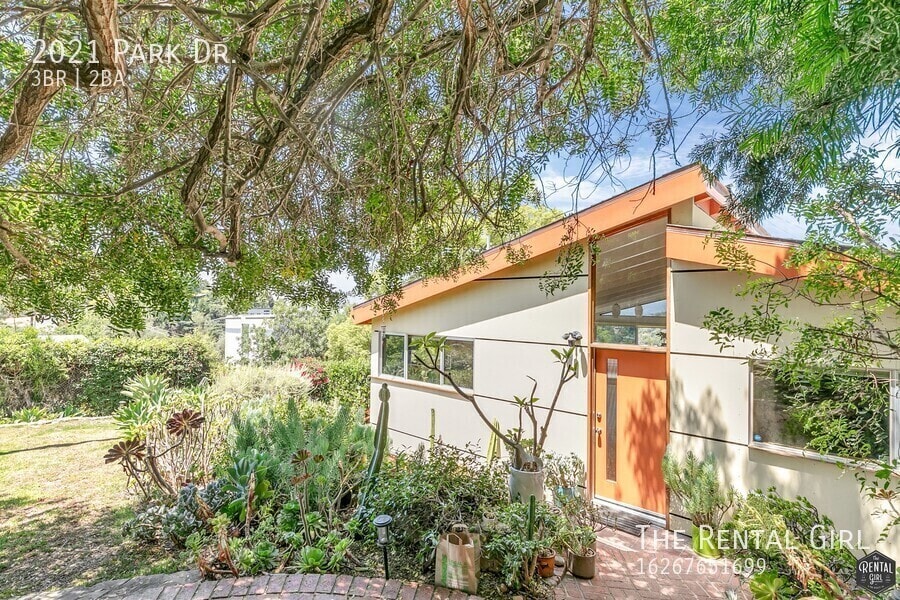 Primary Photo - 2021 Park Dr