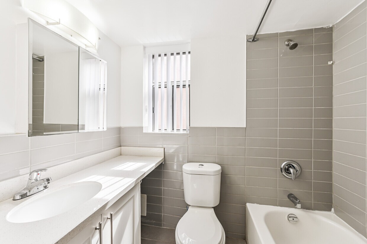 Photo principale - 250 St George St