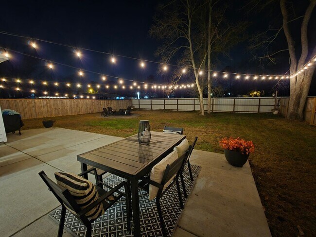 Foto del edificio - 8705 Jenny Lind St