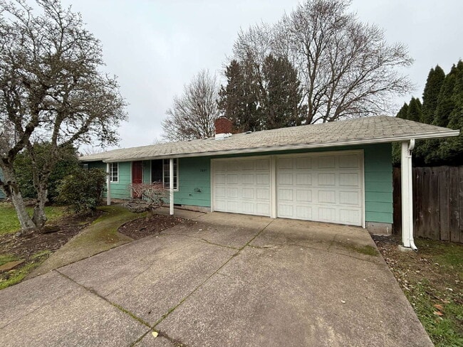 Building Photo - 2485 York St