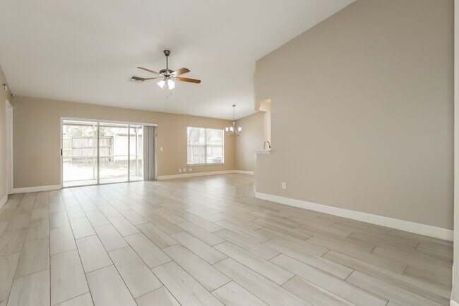 Building Photo - 1138 Hardwood Dr