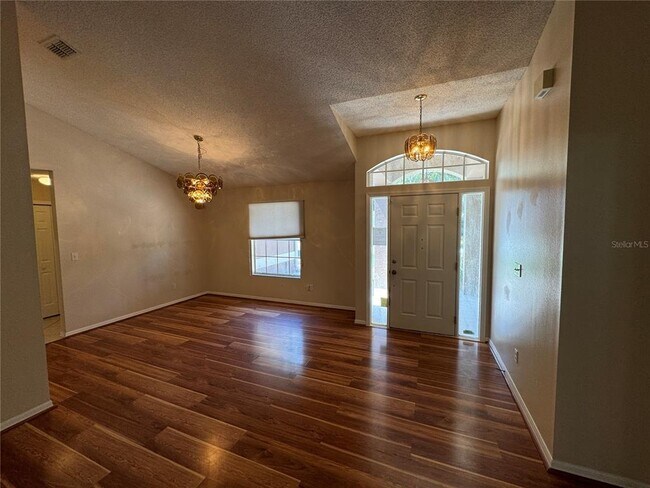 Foto del edificio - 302 Bluff Pass Dr
