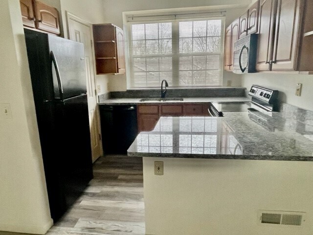 Kitchen - 6557 Silverfox Dr