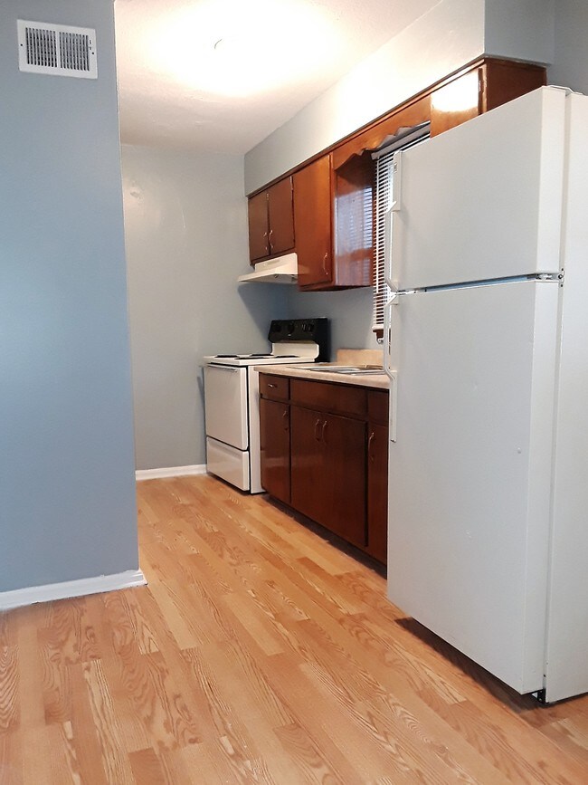 Building Photo - 1716 Bonnyville Blvd