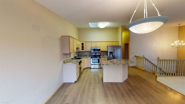 Building Photo - 3 br, 3 bath Townhome - 1092 Westwood St