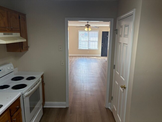 Foto del edificio - 1214 Beaver Creek Dr