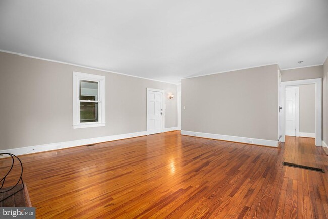 Building Photo - 6122 Leedstown Rd