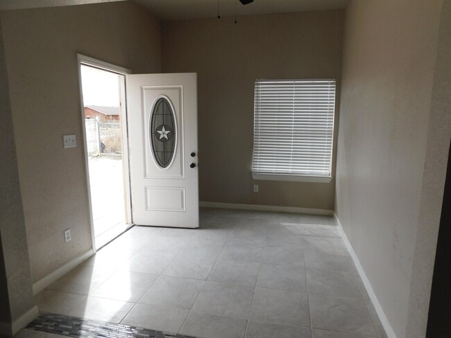 Building Photo - 144 Cerezo Ave
