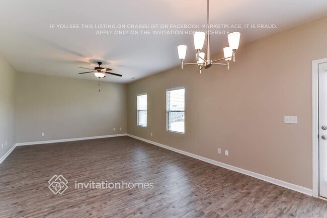 Building Photo - 3530 Mica Cir SE