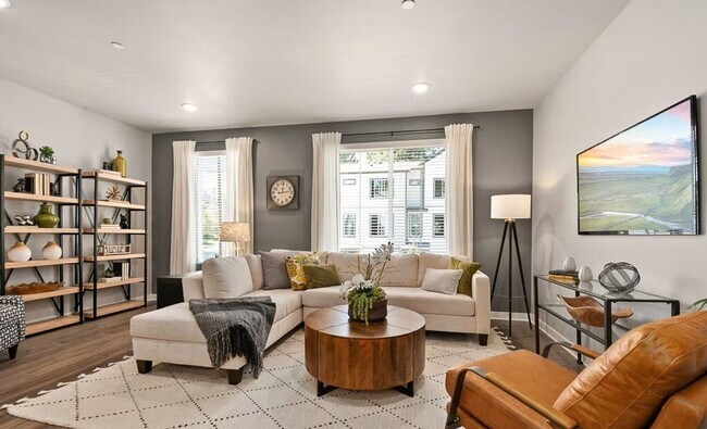 Foto del edificio - Modern Lake Stevens Townhome with A/C & 2-Car Garage